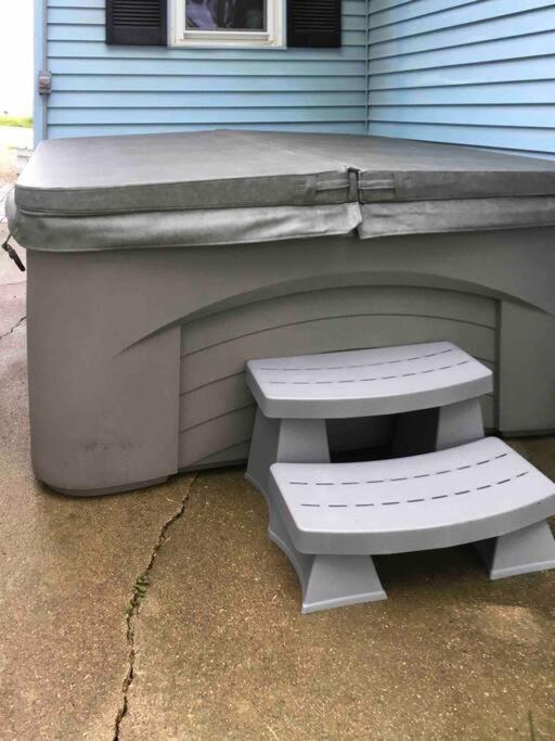 Villa Caddy Corner Has A Hot Tub Just Outside Of Town French Lick Esterno foto