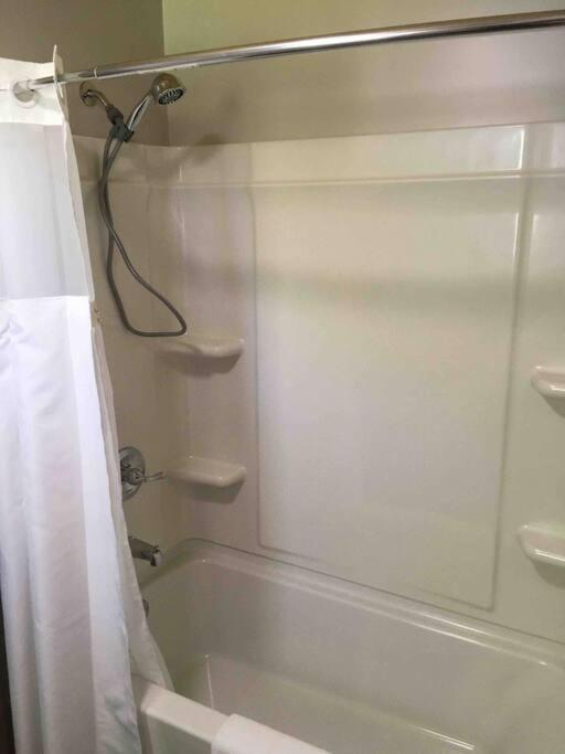 Villa Caddy Corner Has A Hot Tub Just Outside Of Town French Lick Esterno foto