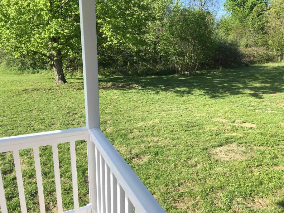 Villa Caddy Corner Has A Hot Tub Just Outside Of Town French Lick Esterno foto