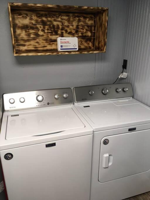 Villa Caddy Corner Has A Hot Tub Just Outside Of Town French Lick Esterno foto